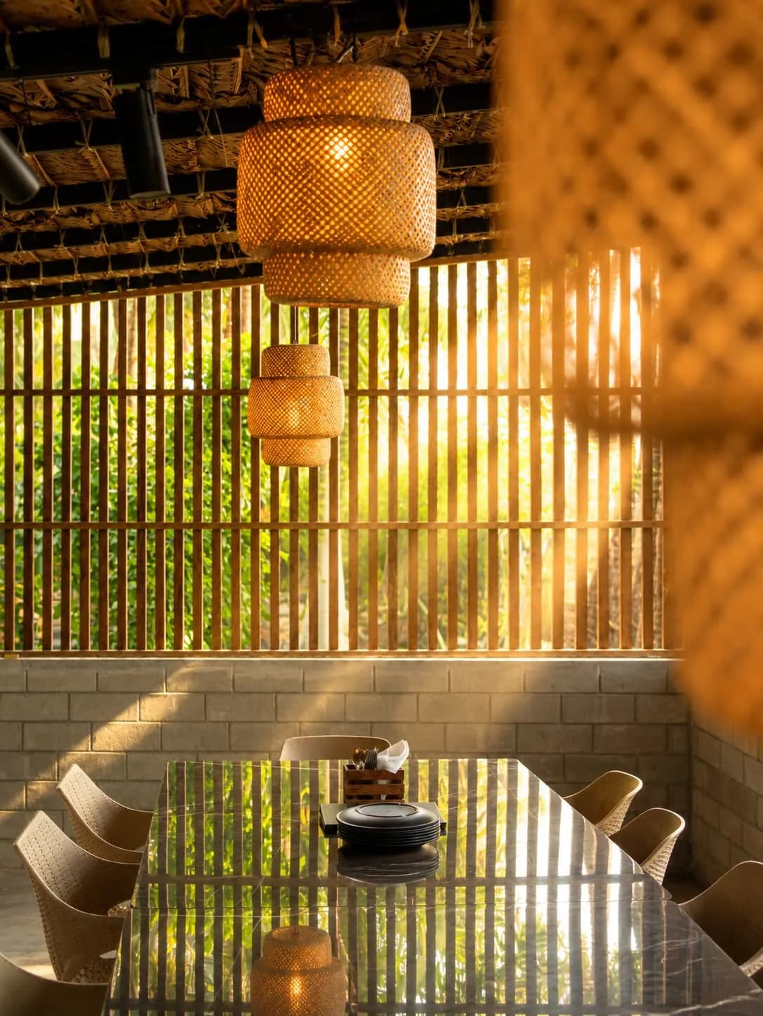 Ambient outdoor lighting fixtures